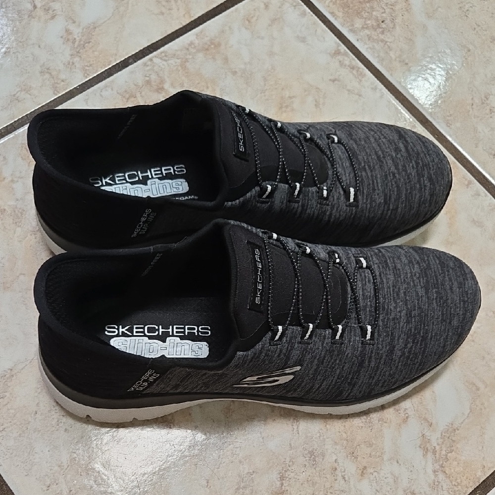 Skechers Womens Gray/Black Slip-Ins Sneakers